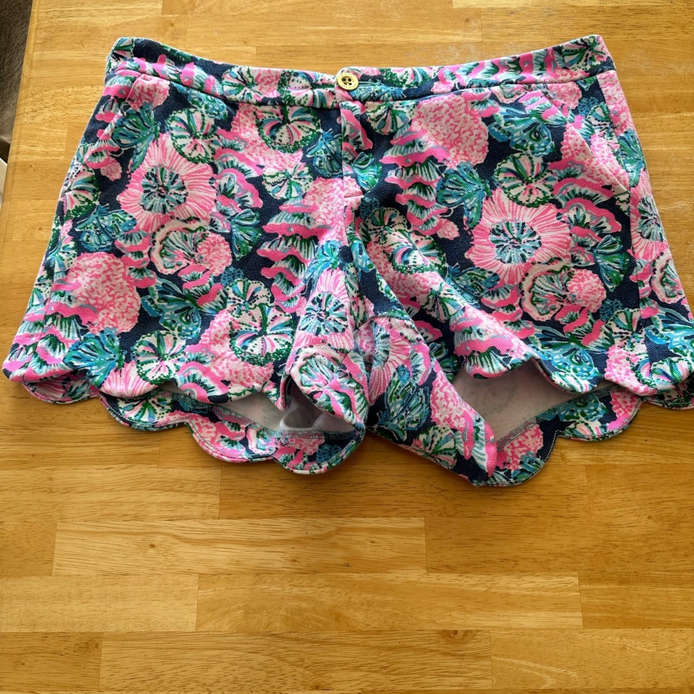 Lilly Pulitzer Pink, Green & Navy Floral Scallop Hem Shorts